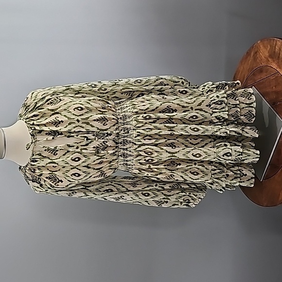Zara Beautiful Green Design Dress  with Elastic Waist & Tie Front - Picture 1 of 7